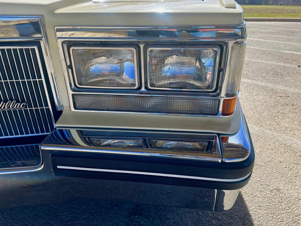1983 Cadillac DeVille 5th Gen - Image 23 of 31
