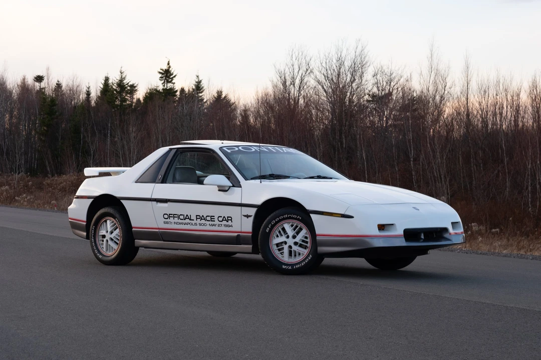 1984 Pontiac Fiero - Image 5 of 31