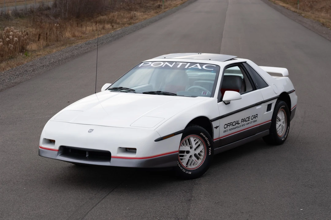1984 Pontiac Fiero - Image 11 of 31