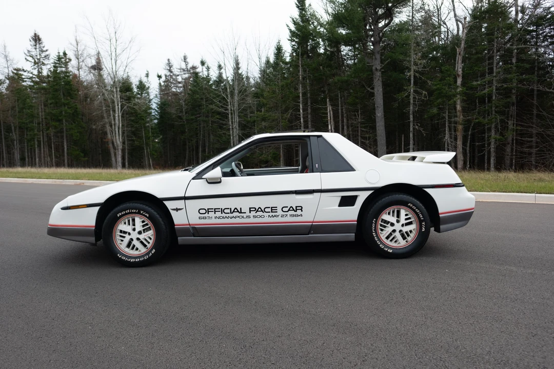 1984 Pontiac Fiero - Image 14 of 31