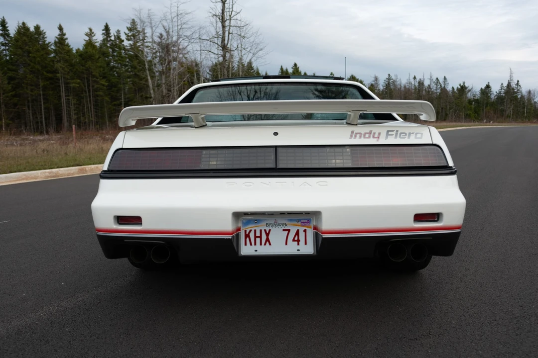 1984 Pontiac Fiero - Image 22 of 31