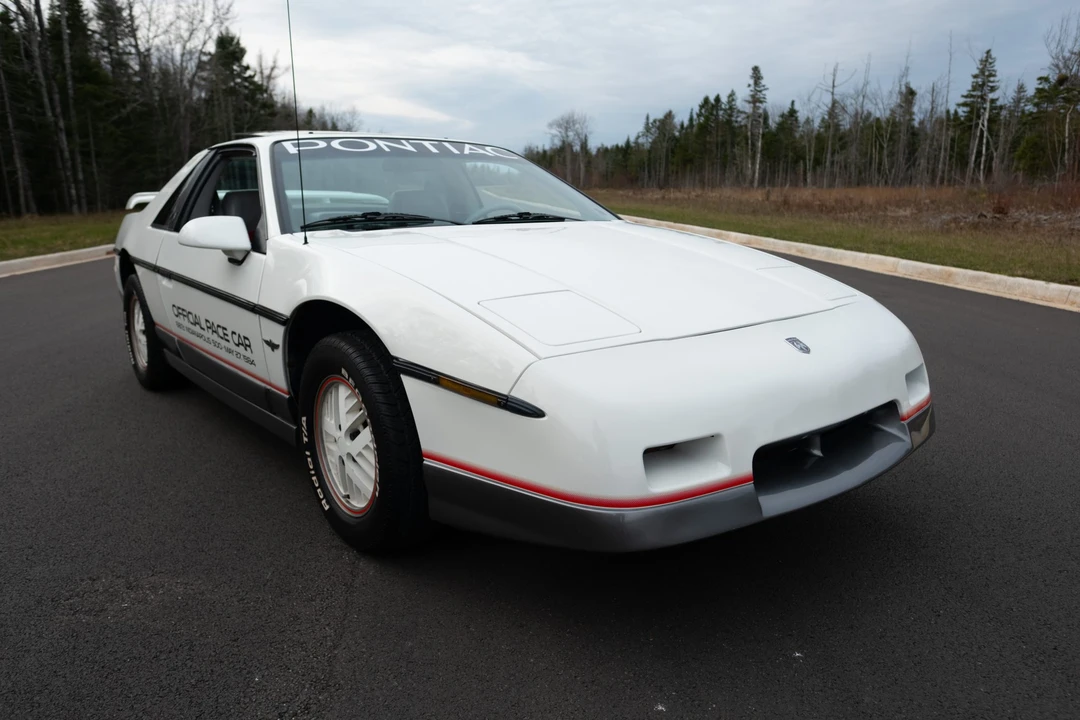 1984 Pontiac Fiero - Image 3 of 31