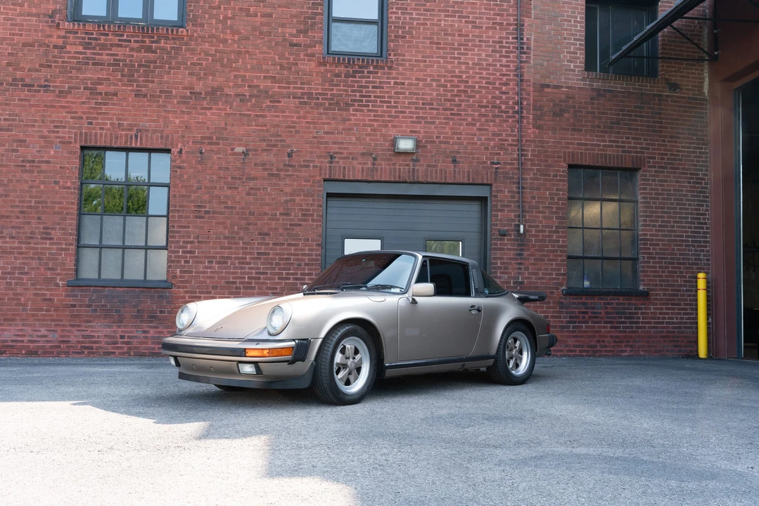 1984 Porsche 911 Carrera 3.2 - Image 5 of 31