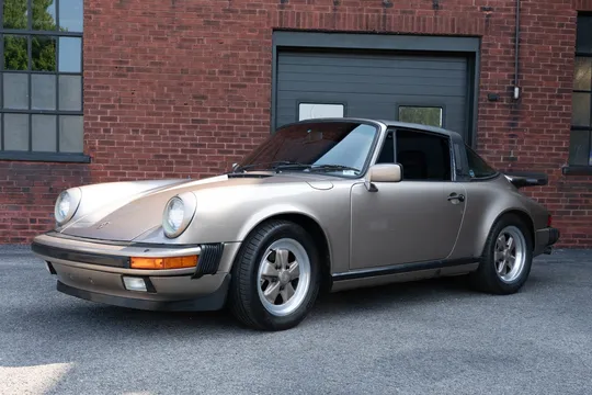 1984 Porsche 911 Carrera Targa