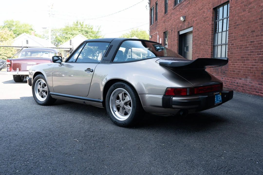 1984 Porsche 911 Carrera 3.2 - Image 9 of 31