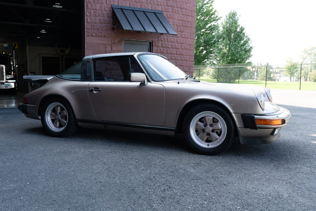 1984 Porsche 911 Carrera 3.2 - Image 14 of 31