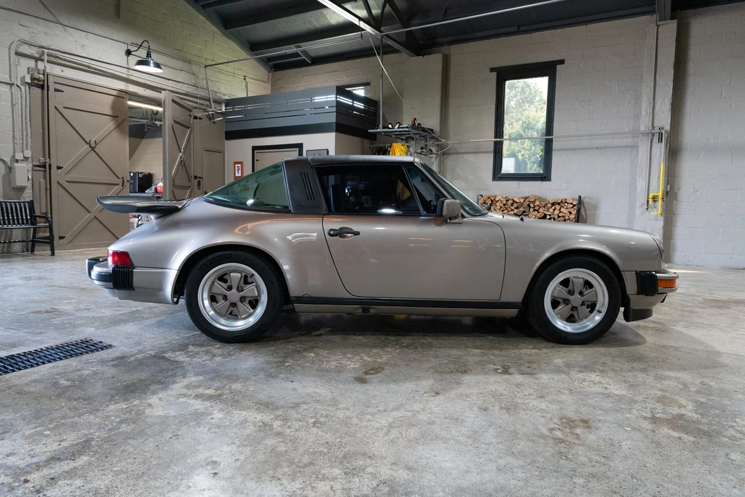 1984 Porsche 911 Carrera 3.2 - Image 13 of 31