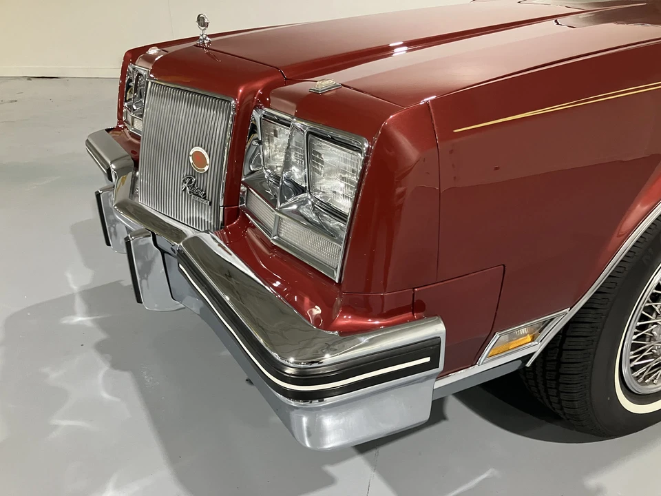 1985 Buick Riviera 4th-7th Gen - Image 12 of 31