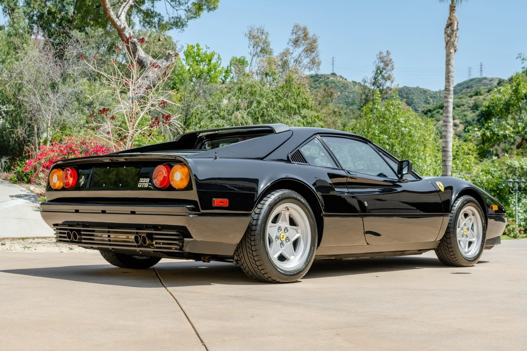 1986 Ferrari 328 GTB - Image 13 of 31