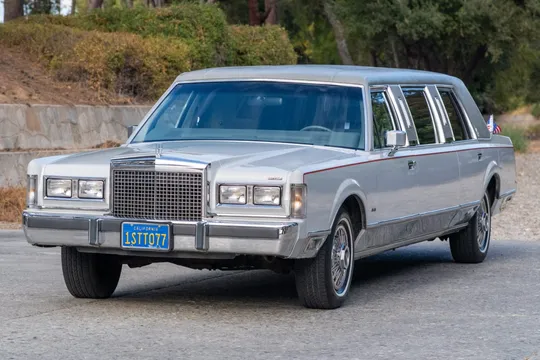 1986 Lincoln Town Car Limousine