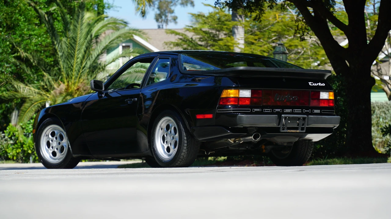 1986 Porsche 944 Turbo - Image 4 of 31