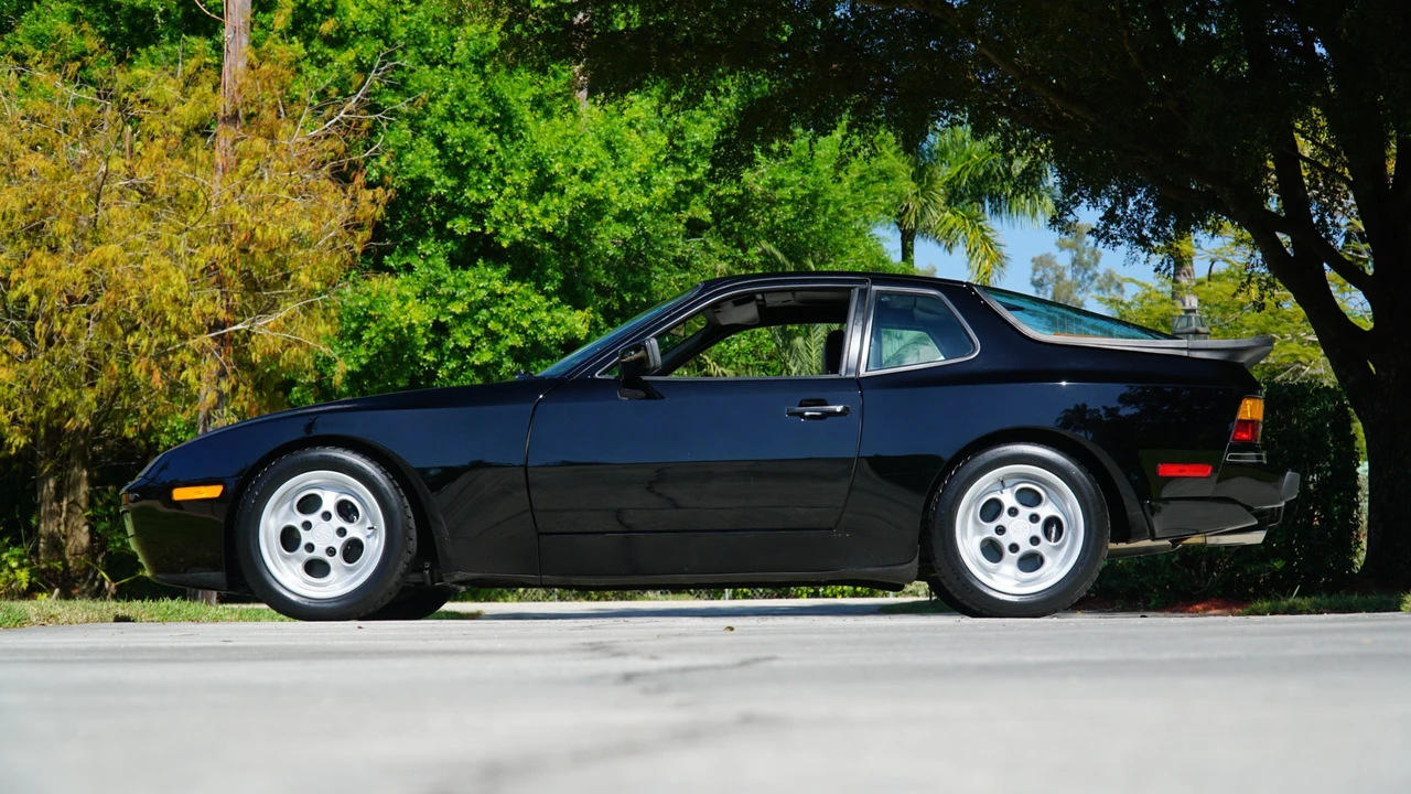 1986 Porsche 944 Turbo - Image 3 of 31