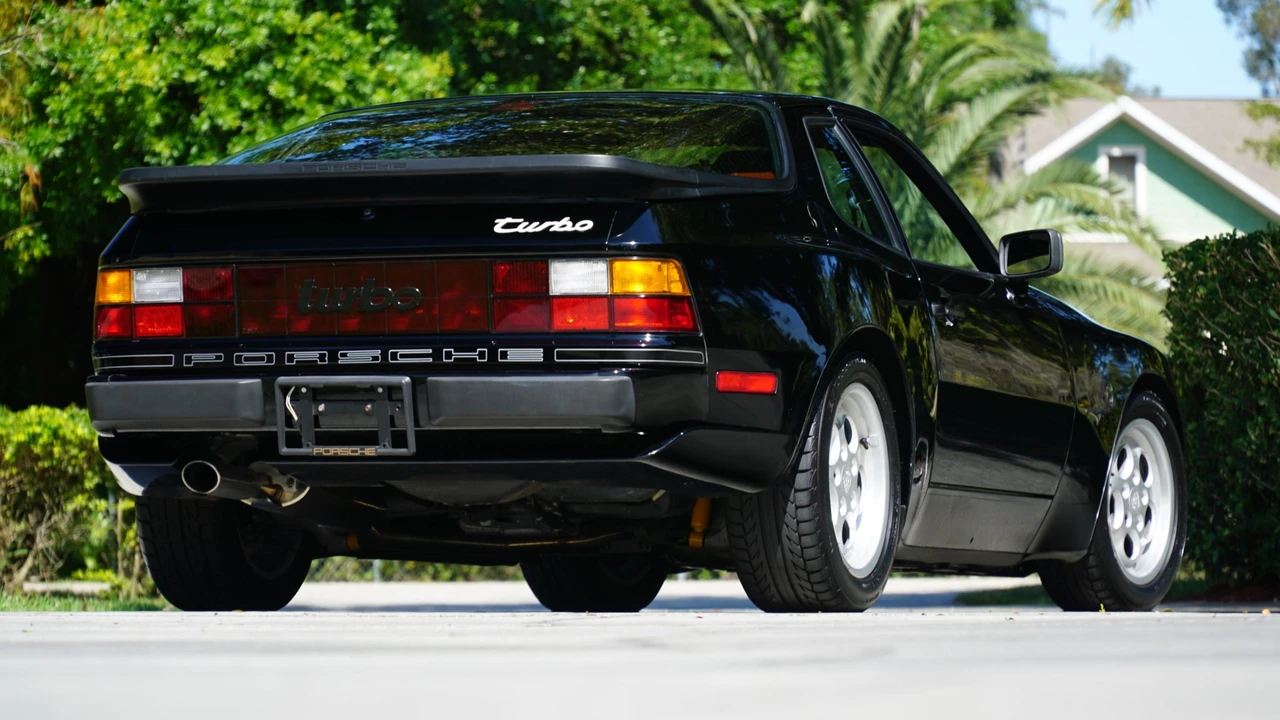 1986 Porsche 944 Turbo - Image 7 of 31