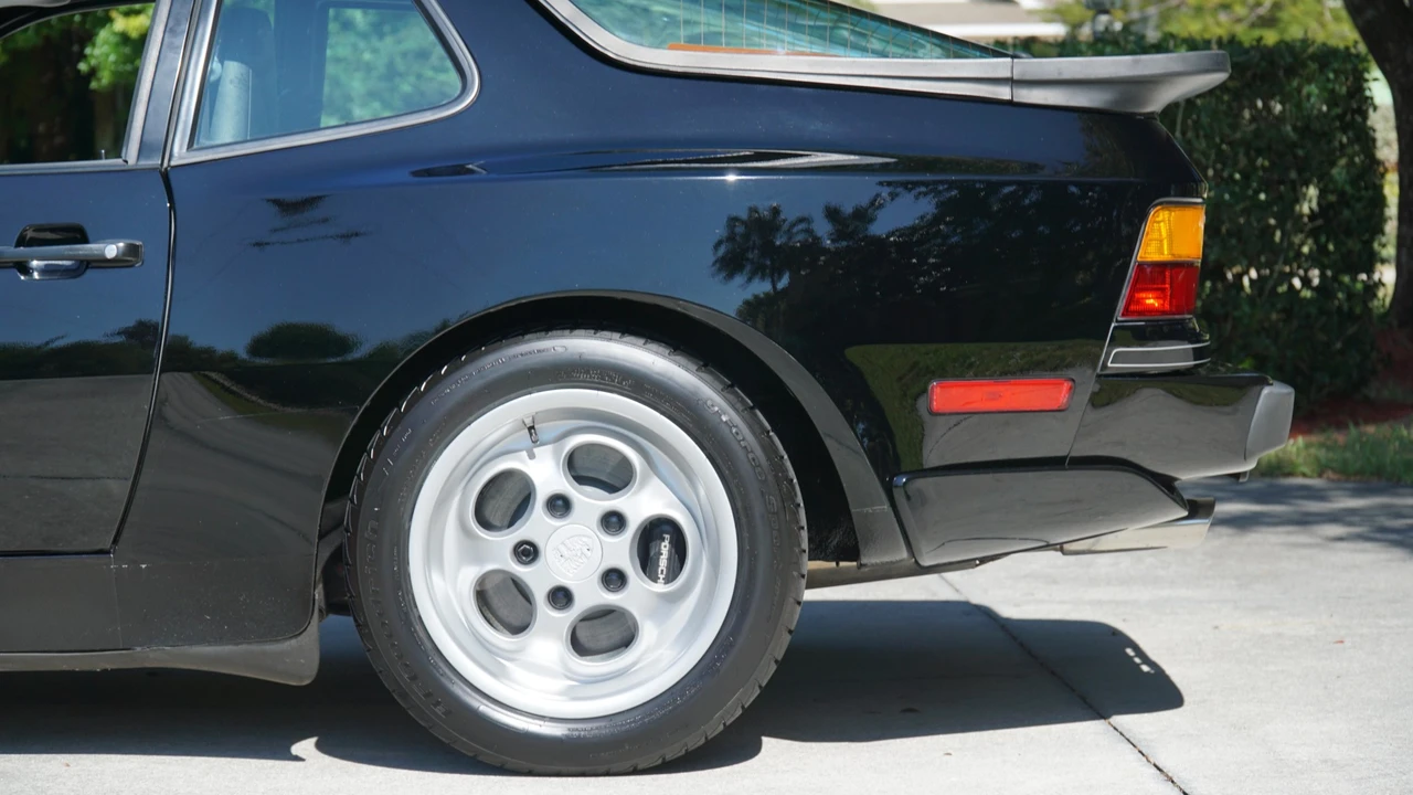 1986 Porsche 944 Turbo - Image 29 of 31