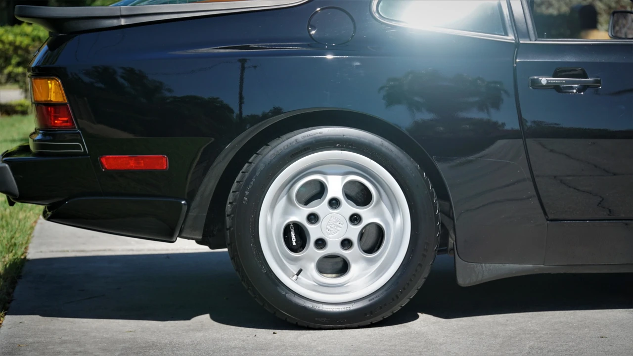 1986 Porsche 944 Turbo - Image 20 of 31