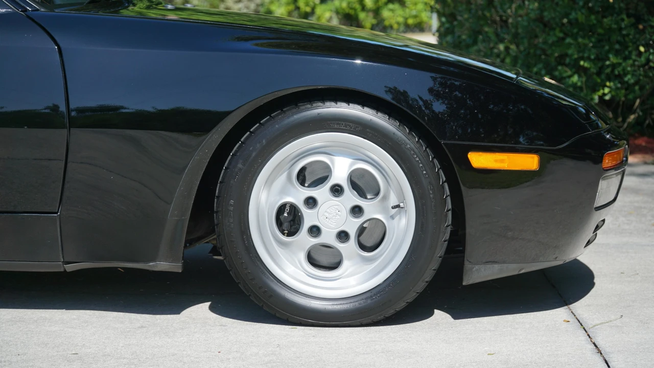 1986 Porsche 944 Turbo - Image 22 of 31