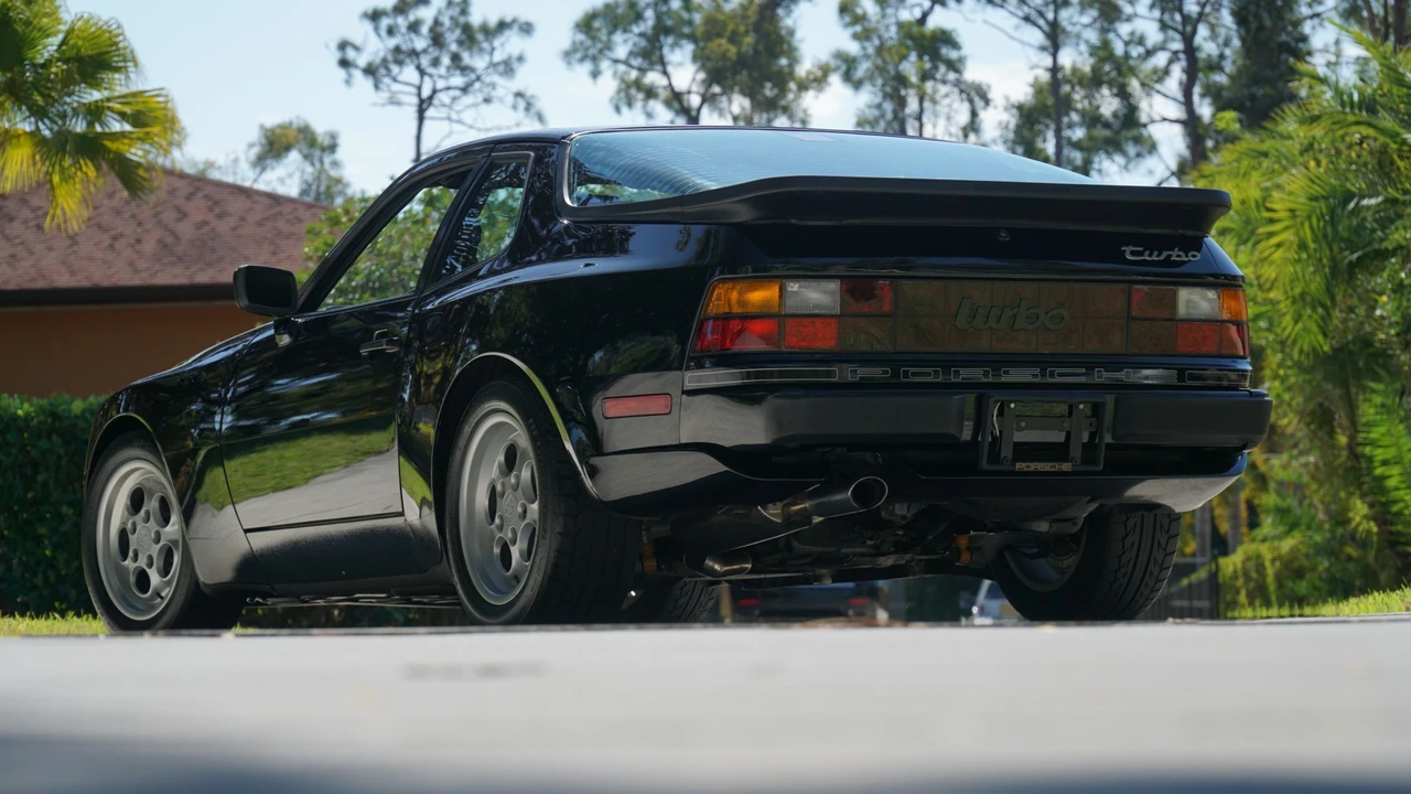 1986 Porsche 944 Turbo - Image 5 of 31