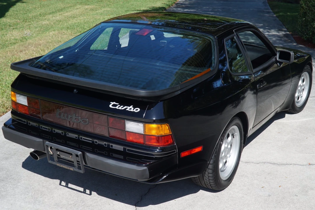 1986 Porsche 944 Turbo - Image 8 of 31
