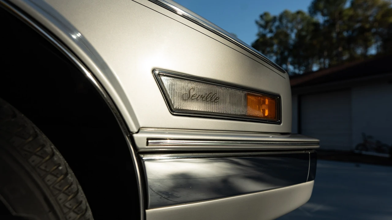 1989 Cadillac Seville - Image 27 of 31