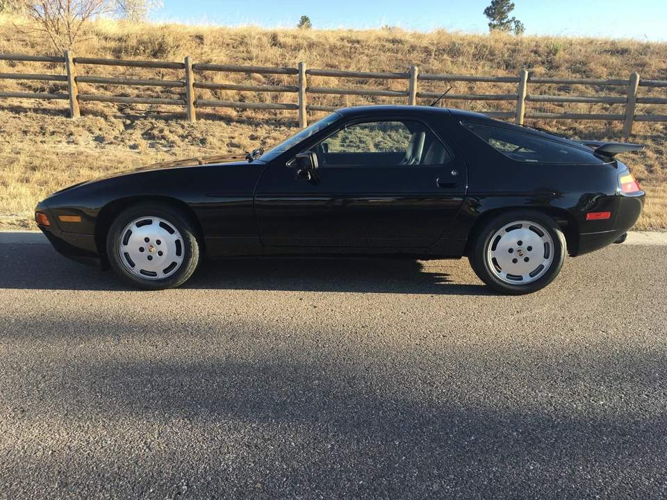 1989 Porsche 928 S4 - Image 11 of 31