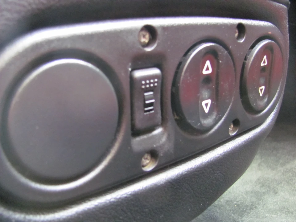1989 Porsche 944 - Image 17 of 31