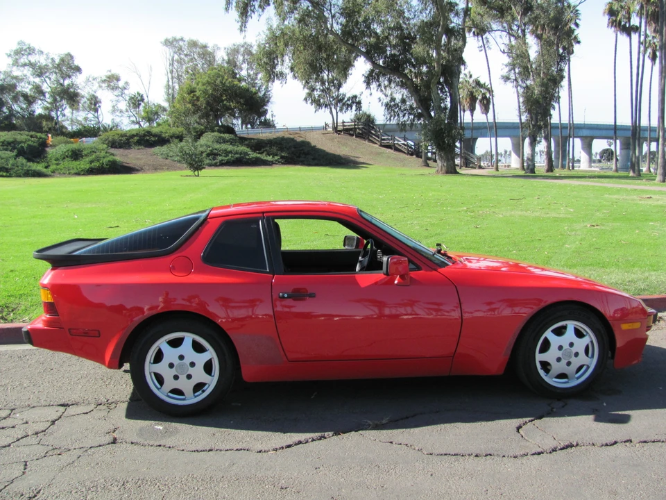 1989 Porsche 944 - Image 6 of 31