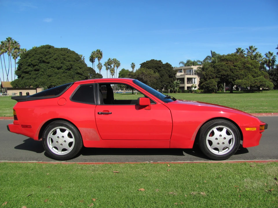 1989 Porsche 944 - Image 11 of 31