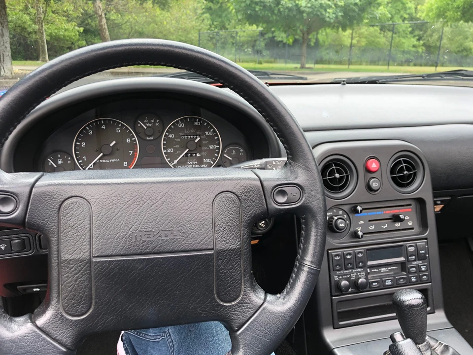 1990 Mazda NA MX-5 Miata - Image 18 of 31