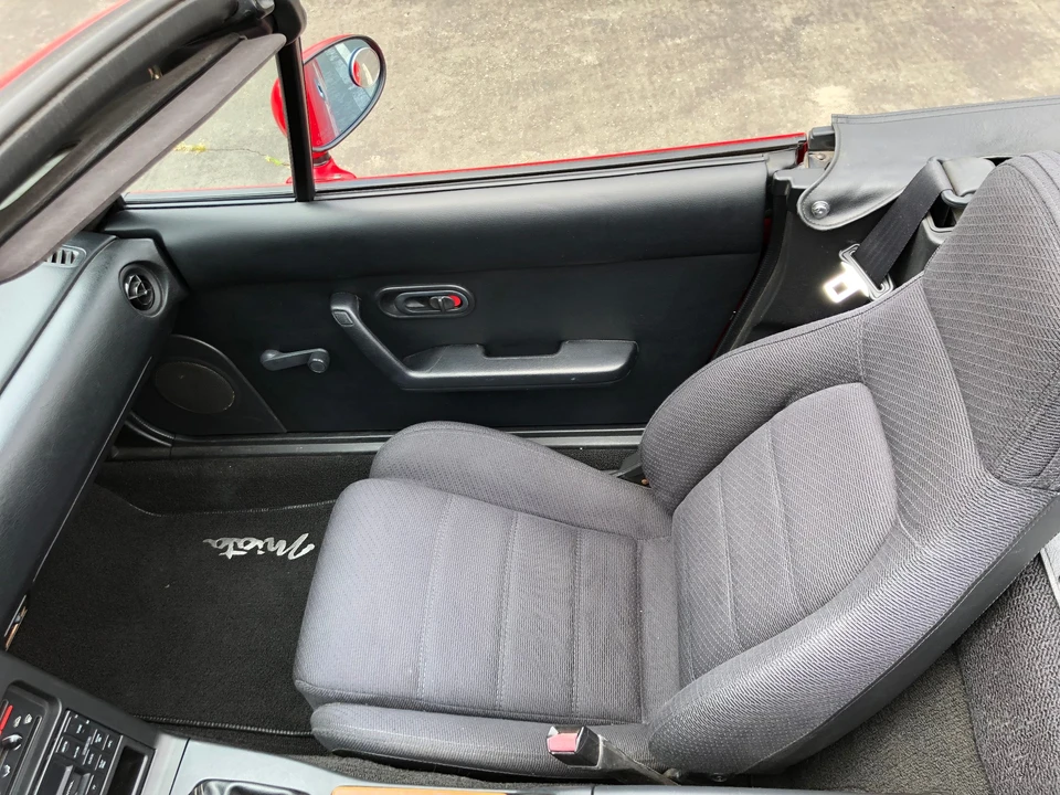1990 Mazda NA MX-5 Miata - Image 15 of 31