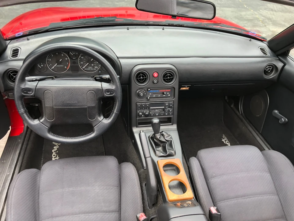 1990 Mazda NA MX-5 Miata - Image 17 of 31