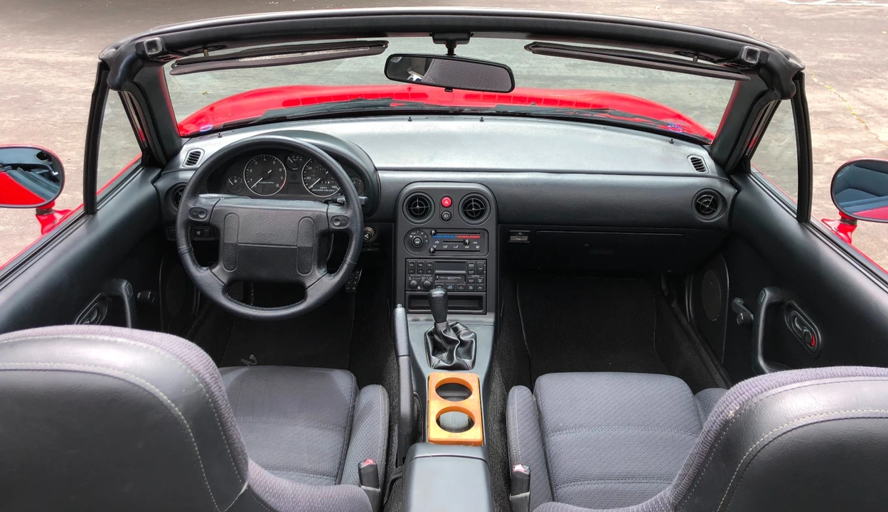 1990 Mazda NA MX-5 Miata - Image 16 of 31