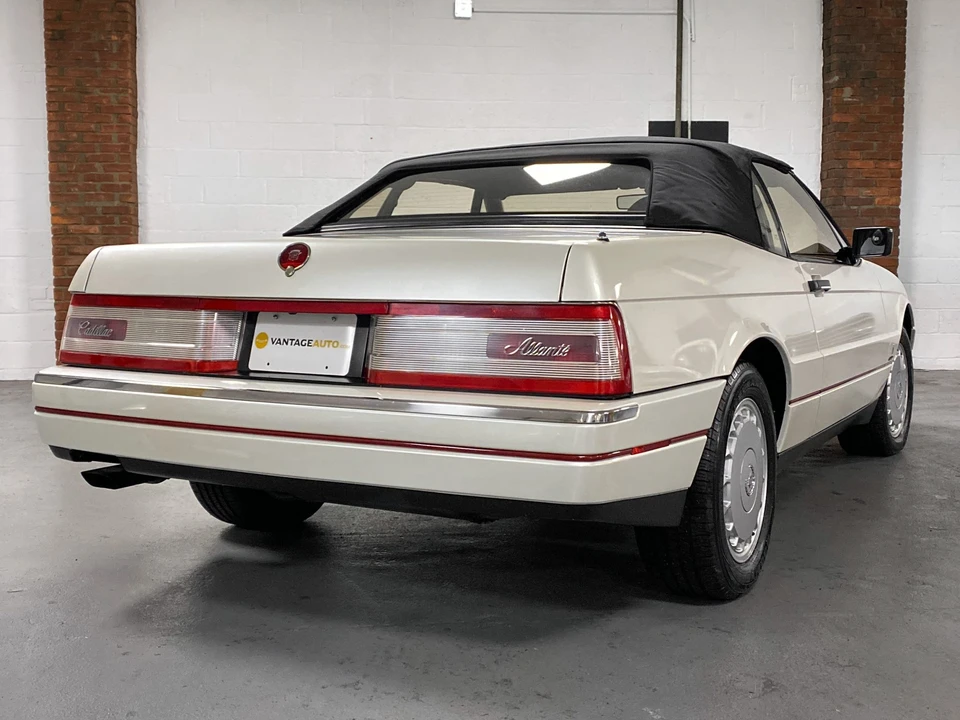 1991 Cadillac Allante - Image 10 of 31