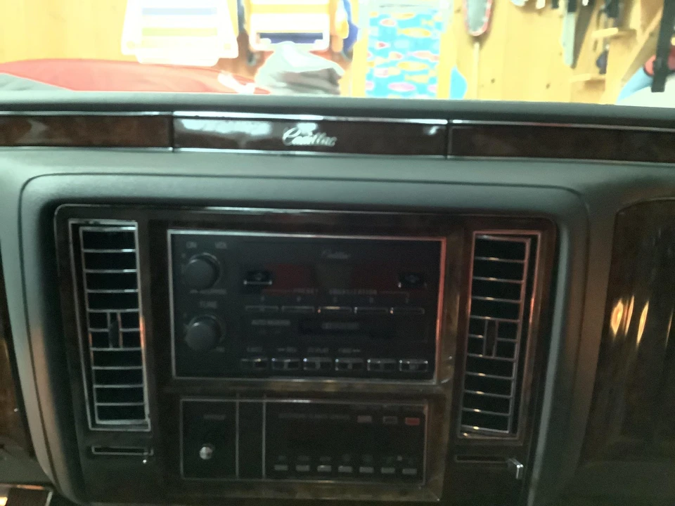 1991 Cadillac Brougham - Image 17 of 31