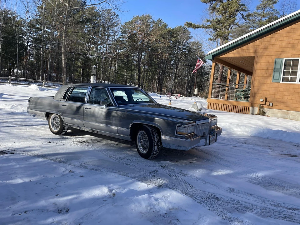 1991 Cadillac Brougham - Image 8 of 31