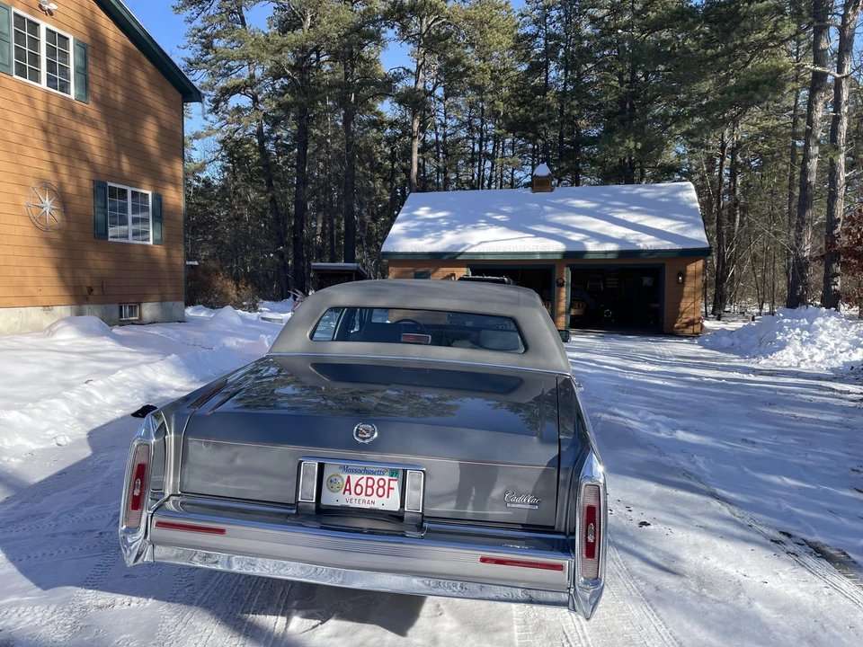 1991 Cadillac Brougham - Image 5 of 31