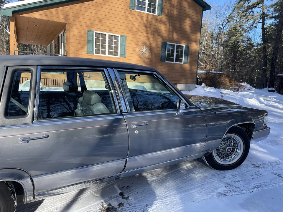 1991 Cadillac Brougham - Image 12 of 31
