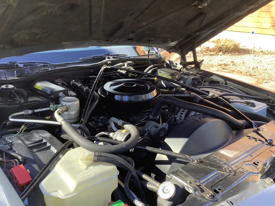 1991 Cadillac Brougham - Image 31 of 31