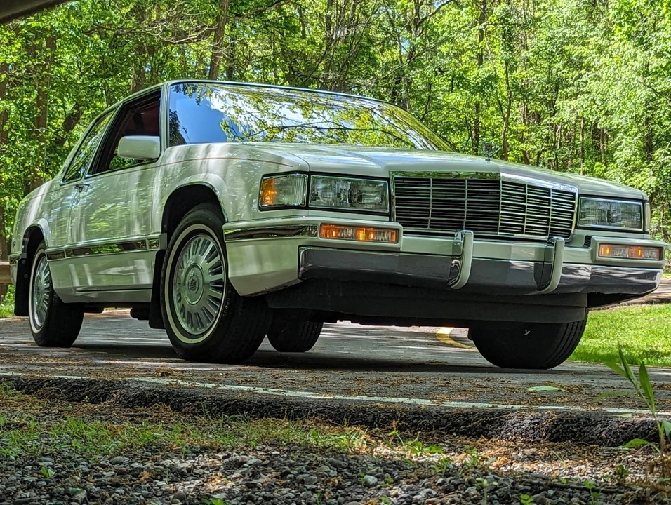 1991 Cadillac DeVille 6th Gen - Image 19 of 31
