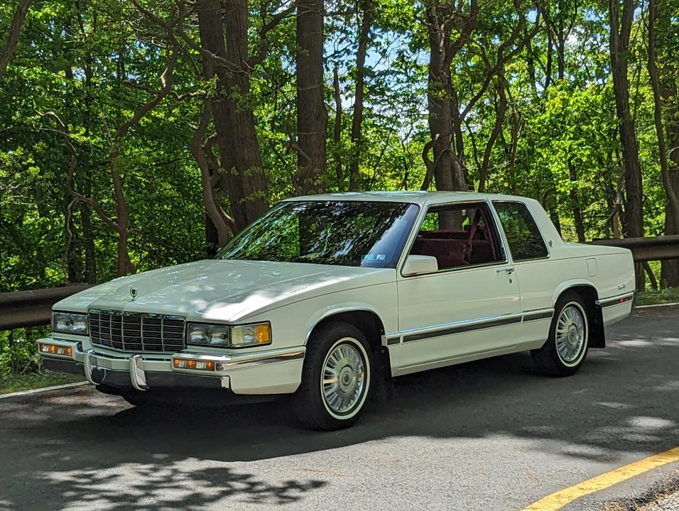 1991 Cadillac DeVille 6th Gen - Image 3 of 31