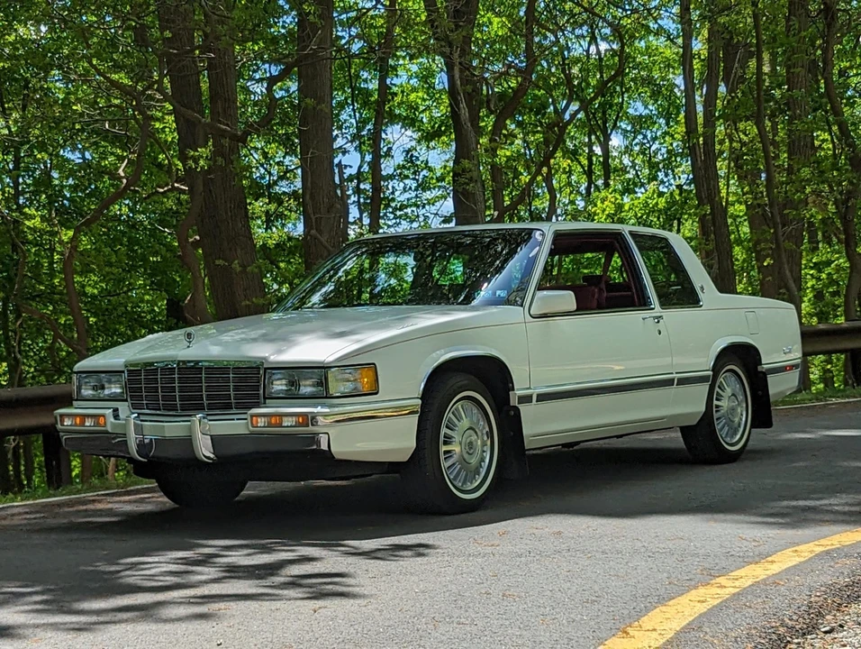 1991 Cadillac DeVille 6th Gen - Image 4 of 31