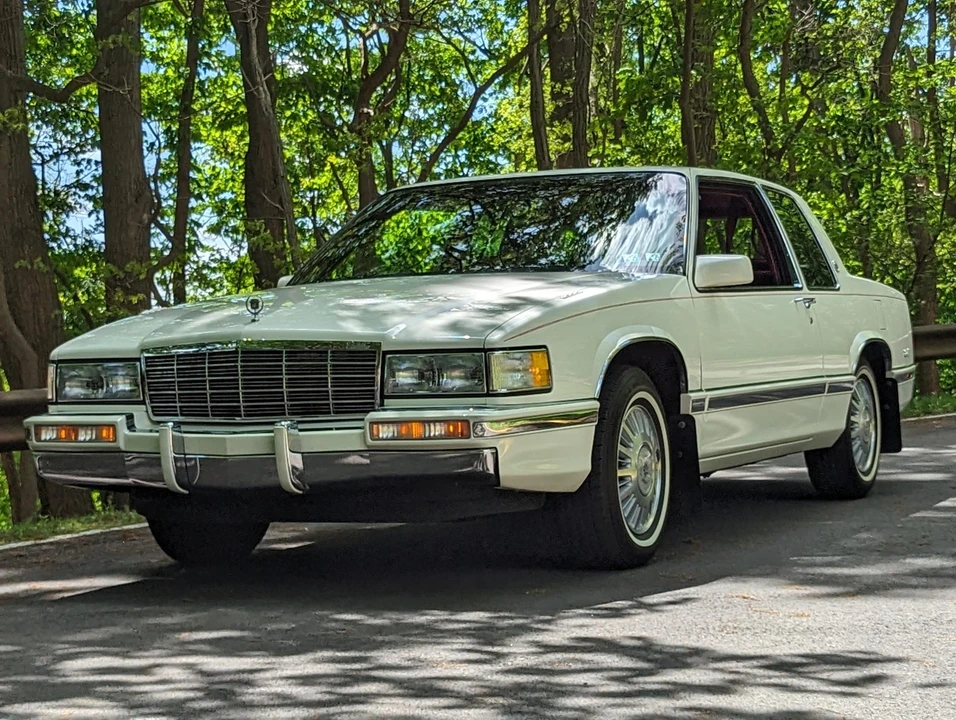 1991 Cadillac DeVille 6th Gen - Image 6 of 31