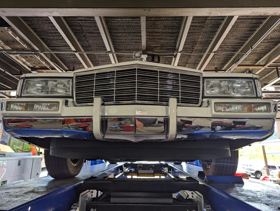 1991 Cadillac DeVille 6th Gen - Image 28 of 31