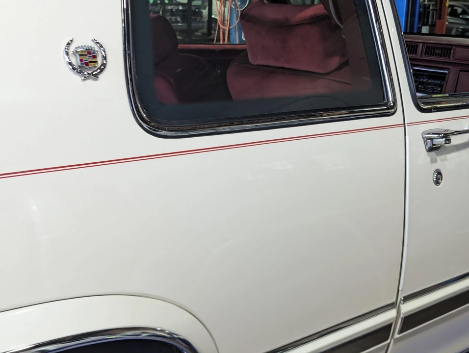 1991 Cadillac DeVille 6th Gen - Image 30 of 31
