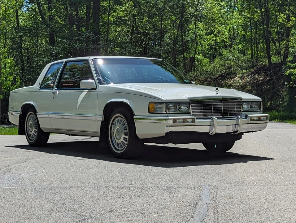 1991 Cadillac DeVille 6th Gen - Image 14 of 31