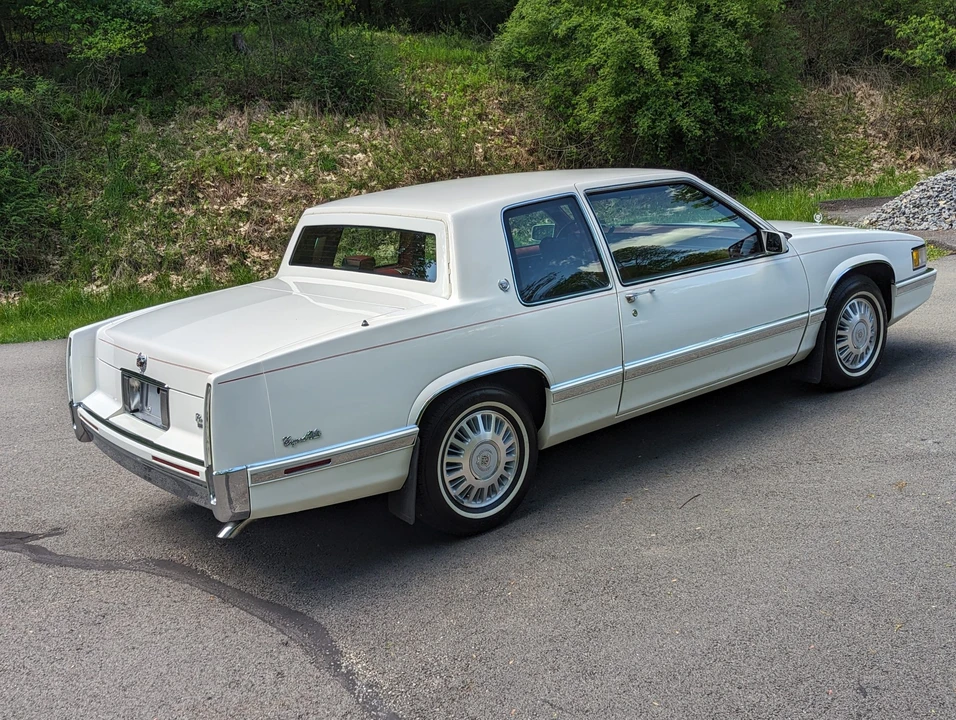 1991 Cadillac DeVille 6th Gen - Image 12 of 31