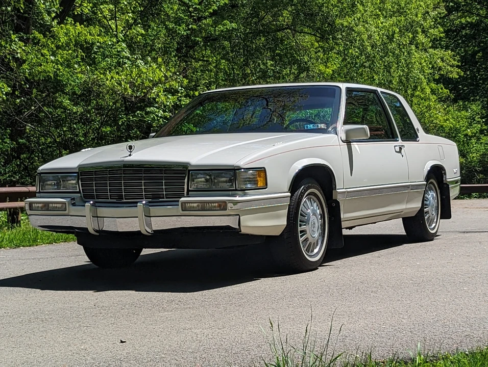 1991 Cadillac DeVille 6th Gen - Image 2 of 31