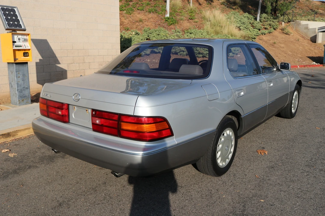 1991 Lexus LS 1st Gen - Image 9 of 31