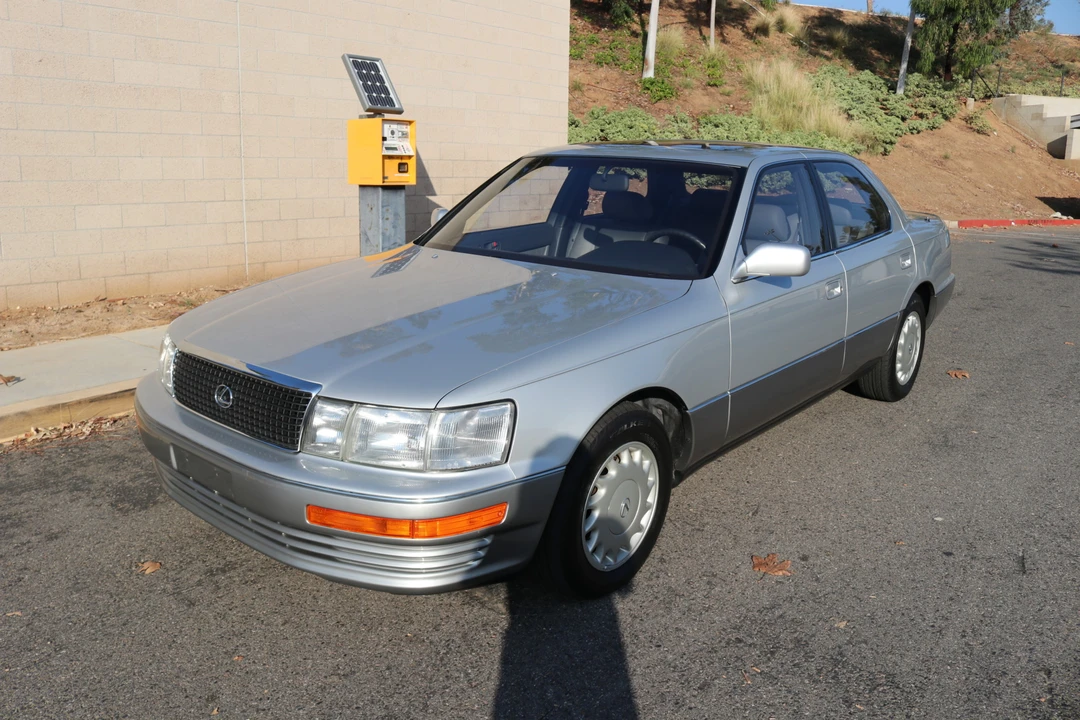 1991 Lexus LS 1st Gen - Image 25 of 31