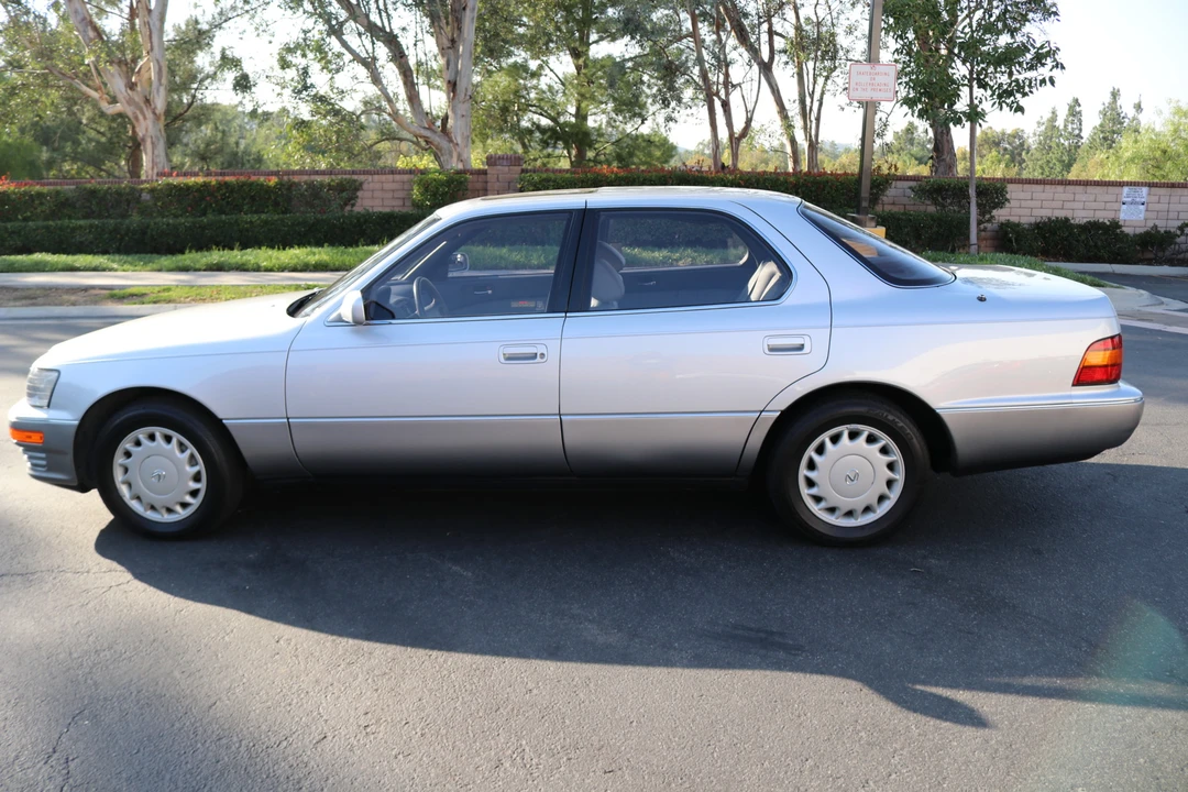 1991 Lexus LS 1st Gen - Image 18 of 31