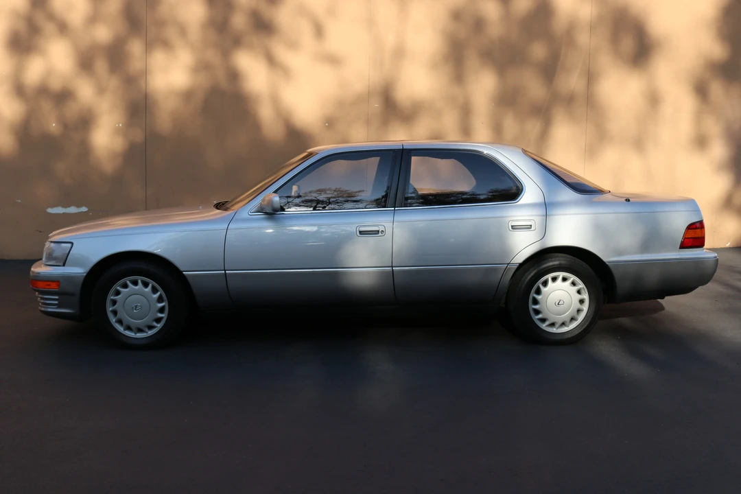 1991 Lexus LS 1st Gen - Image 21 of 31